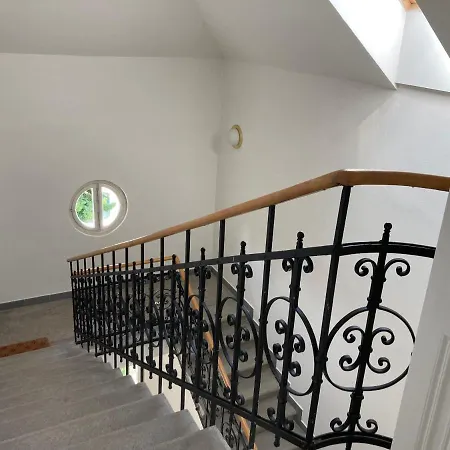 Apartment Vynimocny Apartman V Staromestskej Vile S Vyhladom Na Hrad Bratislava
