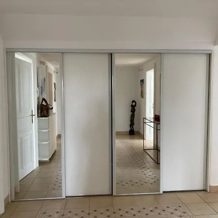 Apartment Vynimocny Apartman V Staromestskej Vile S Vyhladom Na Hrad Bratislava