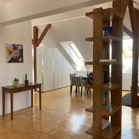 Vynimocny Apartman V Staromestskej Vile S Vyhladom Na Hrad Apartment Bratislava