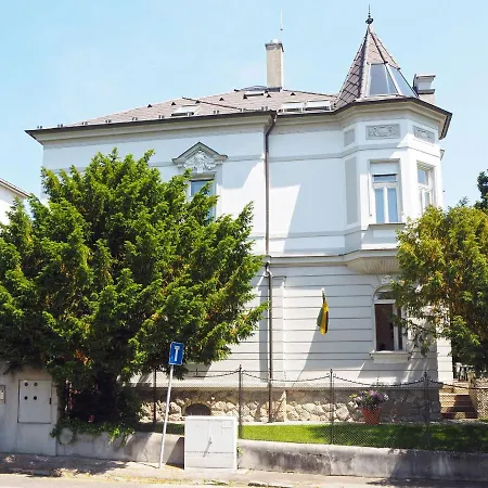 Vynimocny Apartman V Staromestskej Vile S Vyhladom Na Hrad Apartment Bratislava