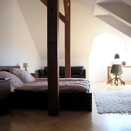 Vynimocny Apartman V Staromestskej Vile S Vyhladom Na Hrad Apartment *