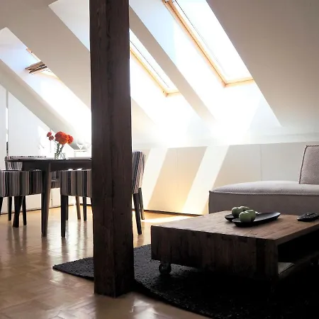 Vynimocny Apartman V Staromestskej Vile S Vyhladom Na Hrad Apartment